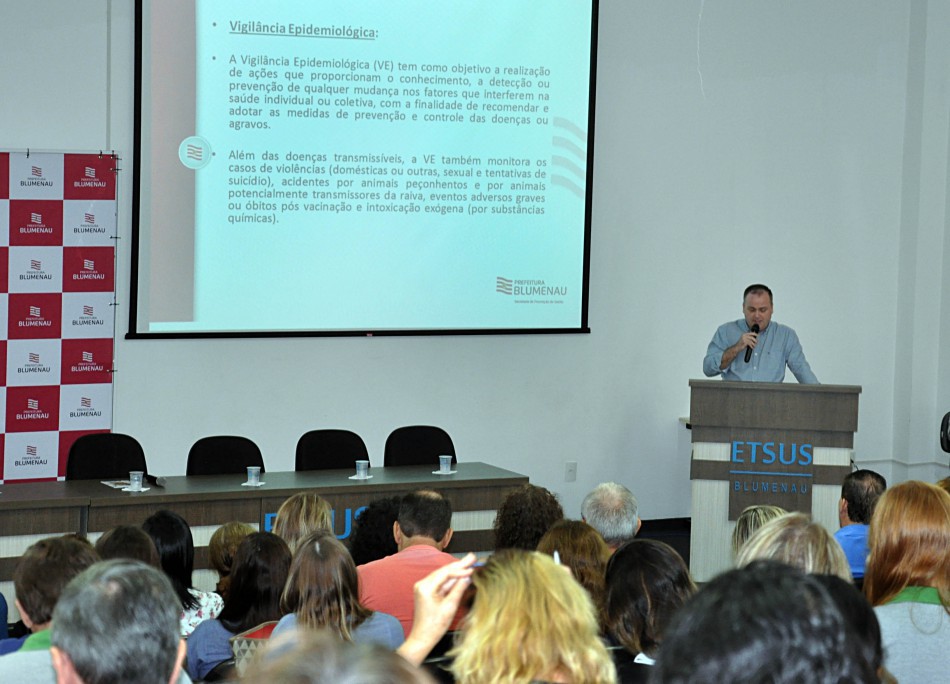 Seminário de Vigilância em Saúde reúne 130 pessoas na Etsus