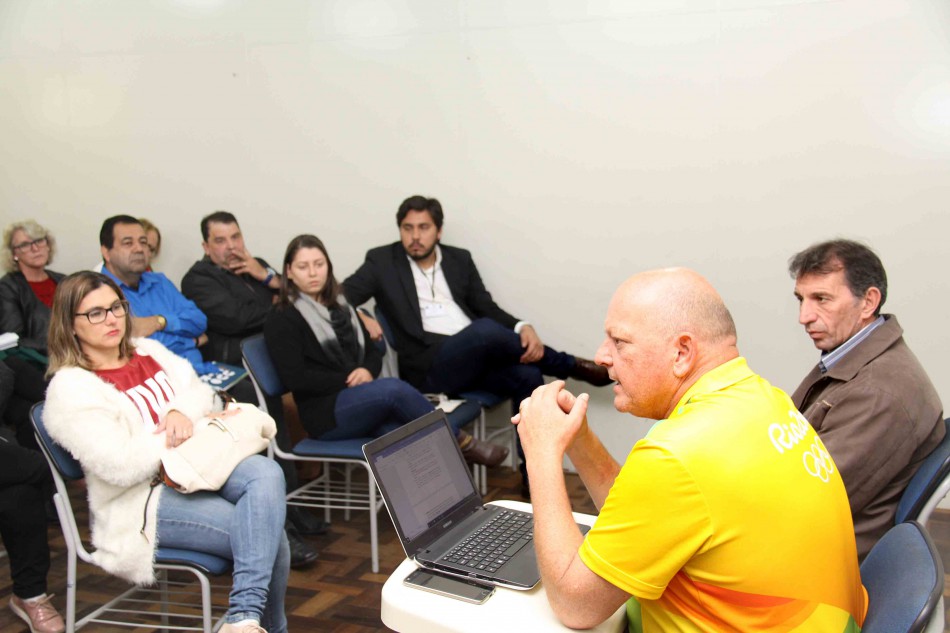 Reunião inicia organização do primeiro desfile cívico no Distrito do Garcia