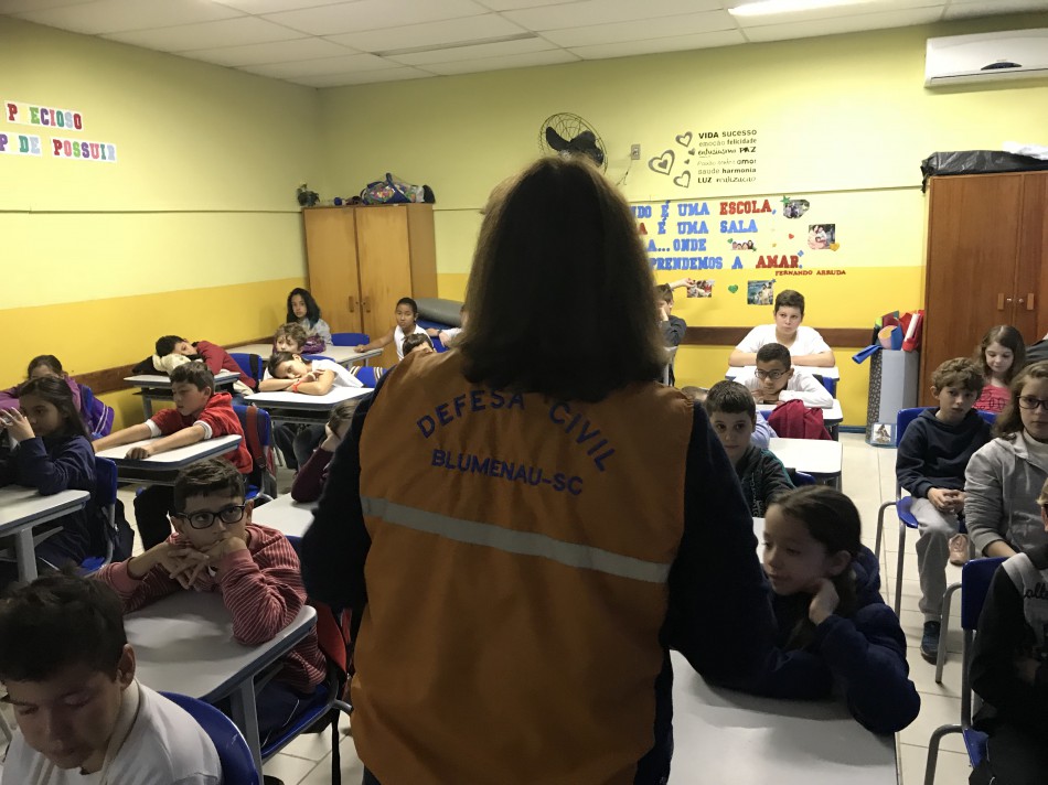 Programa Defesa Civil na Escola chega à EEB Jonas Rosário Coelho Neves
