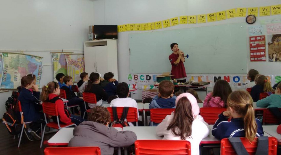Museu vai à Escola leva música aos bairros