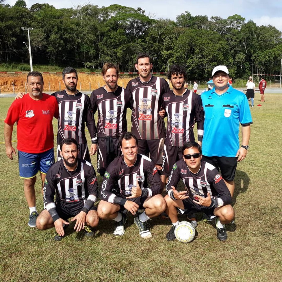 Natação conquista medalhas e punhobol é vice-campeão estadual