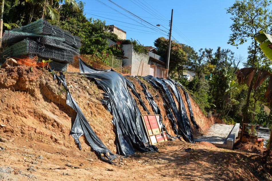 Obras de contenção na Rua Aimorés superam 40% de execução