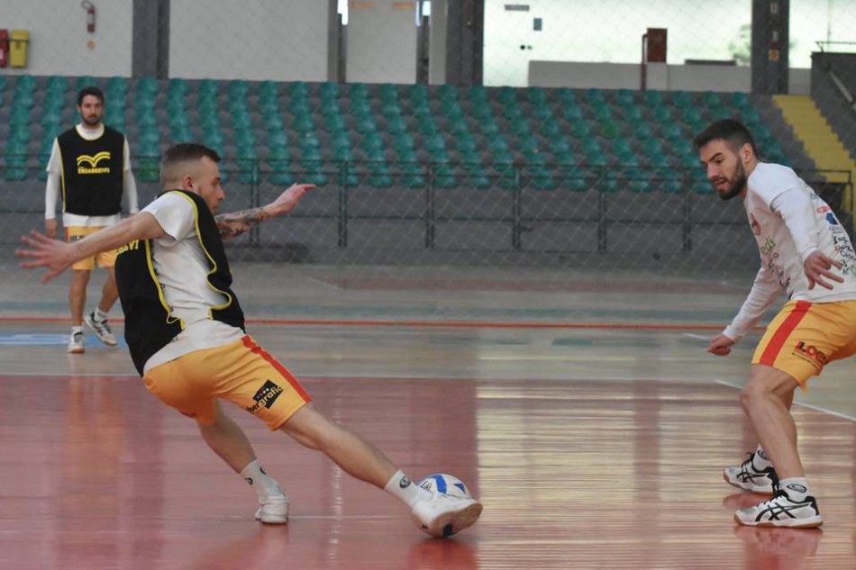 Blumenau Futsal enfrenta líder da Liga Nacional nesta sexta-feira