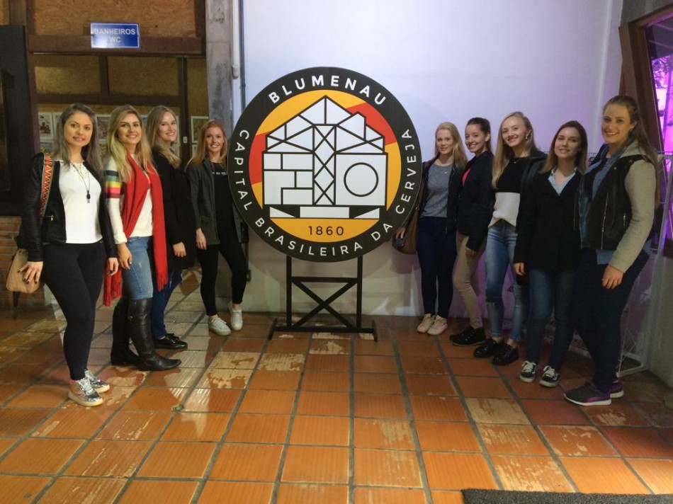 Candidatas à Realeza da 36ª Oktoberfest Blumenau se preparam para Concurso