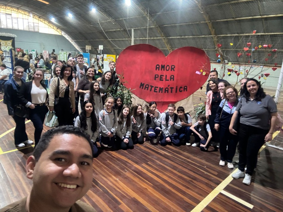 Estudantes e professores da rede municipal de Blumenau participam da Feira de Matemática de Pomerode