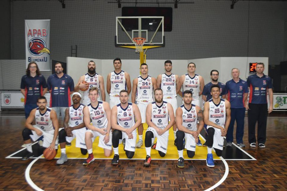 Basquete masculino conquista resultados positivos no fim de semana
