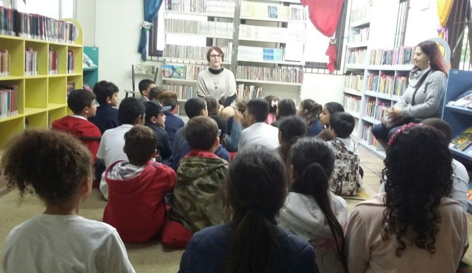 Estudantes blumenauenses prestigiam a Hora da Leitura
