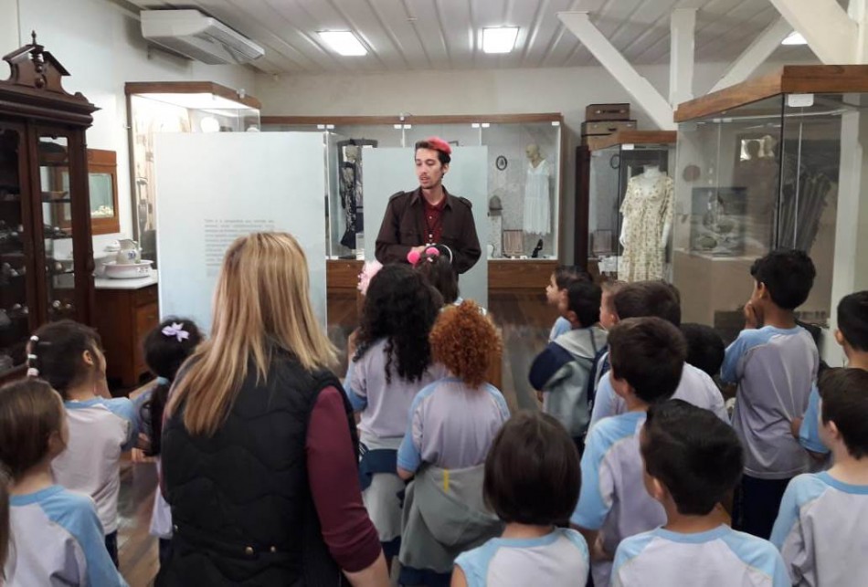 Museus públicos atraem crianças e universitários