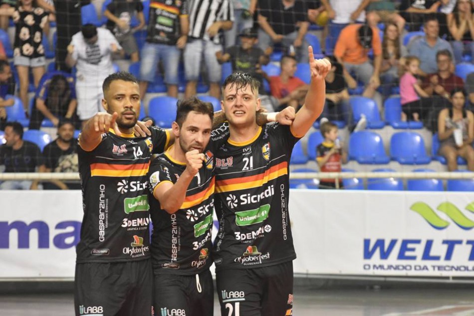 Futsal vai a Jaraguá do Sul em busca da vaga na semifinal do Catarinense