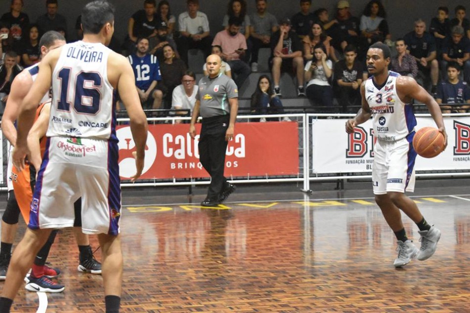 APAB/FMD busca tetracampeonato do Estadual de basquete em Joinville