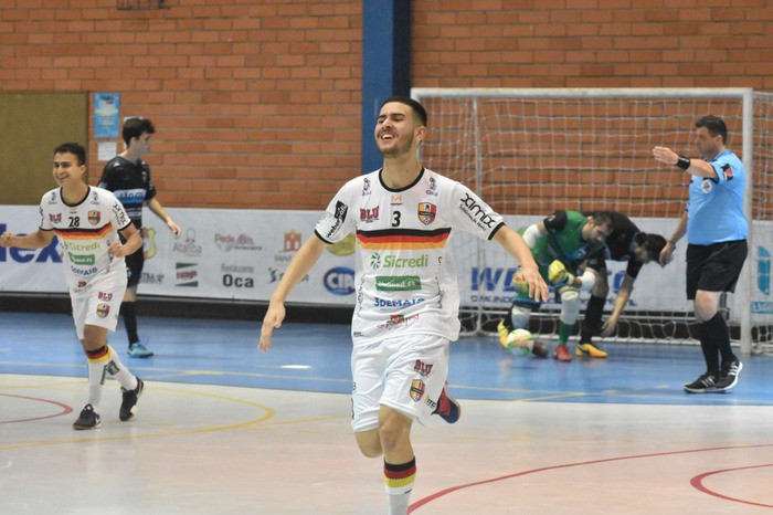Blumenau Futsal enfrenta o Jaraguá nas quartas de final do Estadual