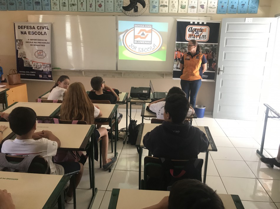 Prefeitura inicia capacitação de prevenção no Colégio Visão