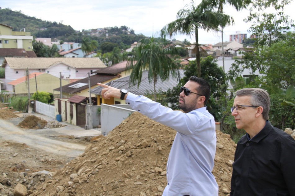 Prefeito e secretário visitam obras nesta semana