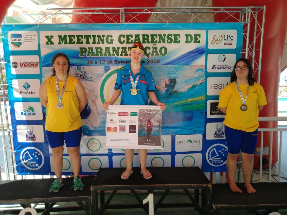 Fernanda Vogt leva seis medalhas no 10° Meeting Cearense de Paranatação