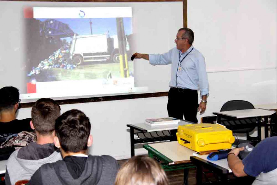 Escola estadual recebe ação da Semana Lixo Zero nesta sexta, dia 26