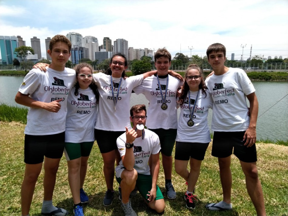 Remo de Blumenau volta de São Paulo com seis medalhas conquistadas