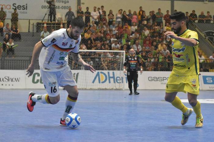 Blumenau Futsal vai ao Paraná em busca de classificação na Liga Nacional
