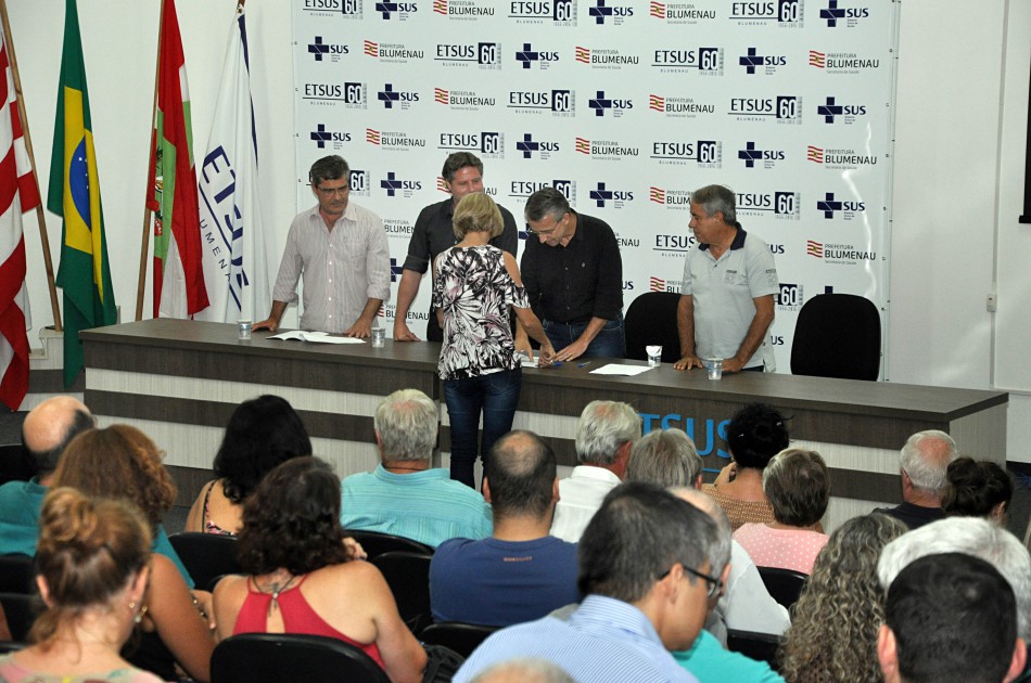 Novos membros do Conselho Municipal de Saúde são empossados