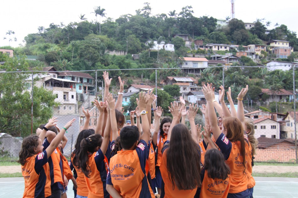 Prefeitura promove formatura dos Agentes Mirins de Defesa Civil