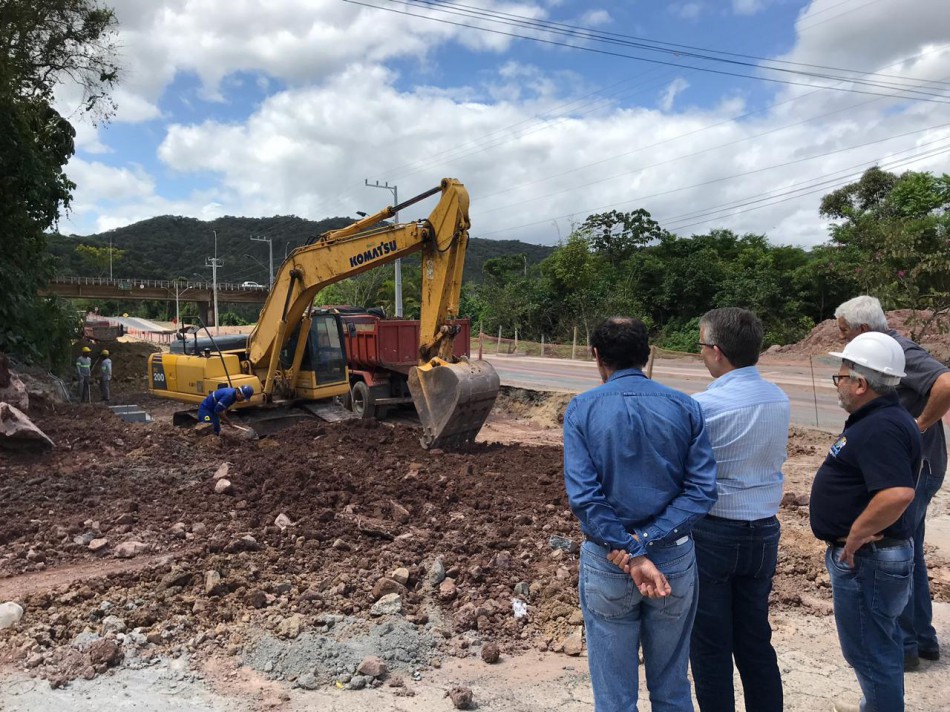 Obras são vistoriadas por autoridades municipais