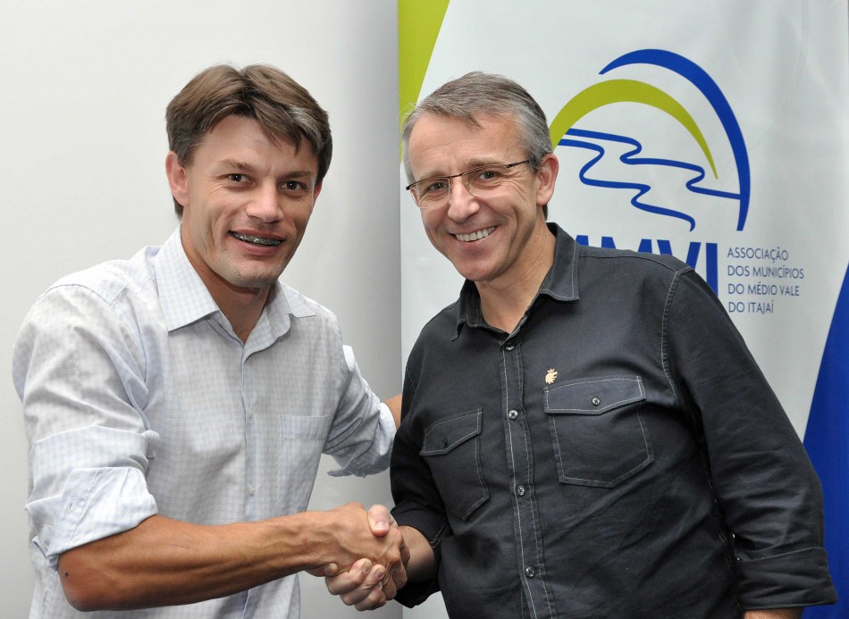 Prefeito Mário Hildebrandt é eleito presidente da Ammvi