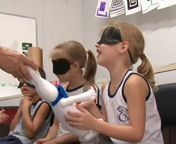 Projeto Sentindo História atende duas escolas em abril