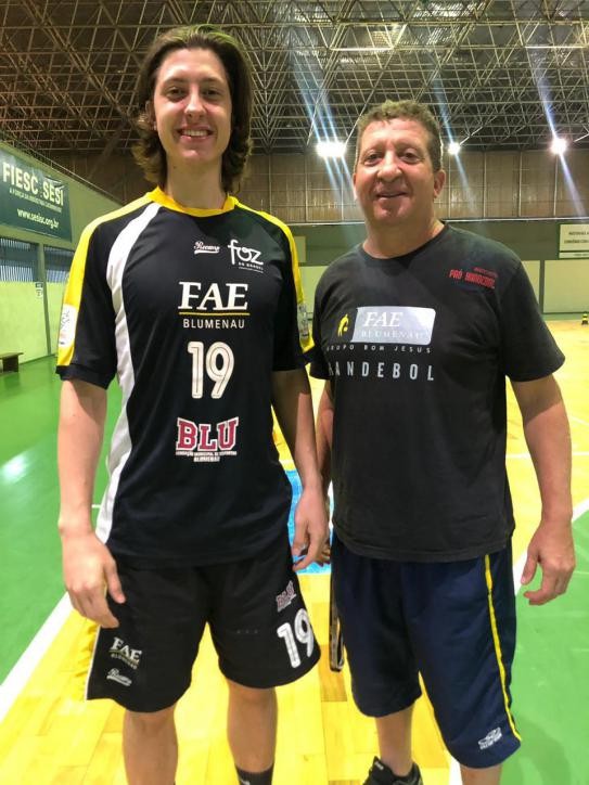 Blumenauenses são convocados para Seleção Brasileira Júnior de Handebol