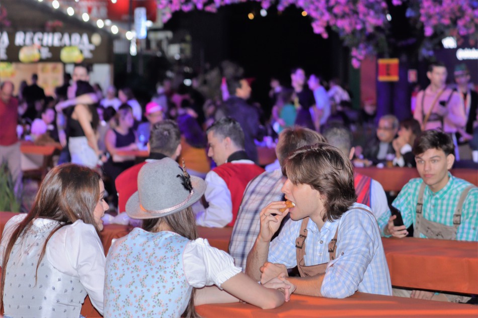 Oktoberfest Blumenau, terra de diferentes sabores e sotaques