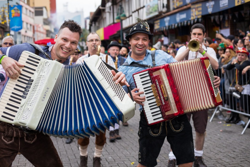 Divulgado novo grupo escolhido para participar dos desfiles da Oktoberfest