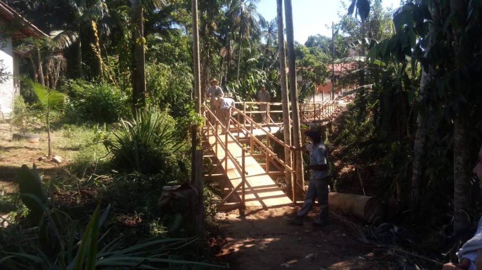 Prefeitura finaliza conserto da passarela de madeira no Salto do Norte