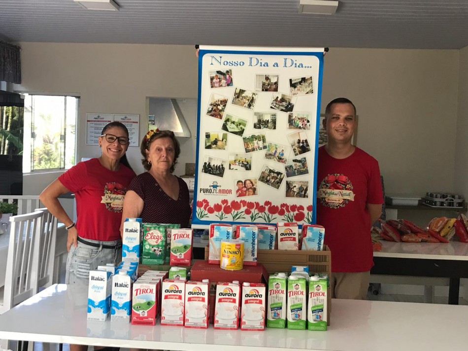 Árvore da Solidariedade possibilita doação de leite para entidade
