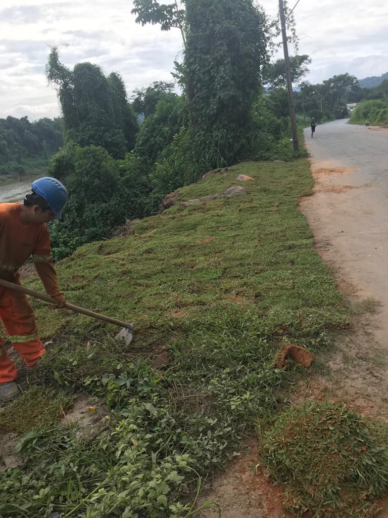 Prefeitura conclui retirada de pedras no Boa Vista
