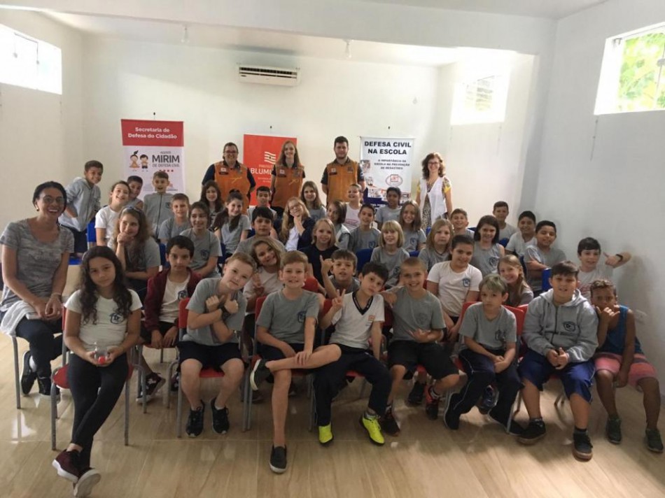 Defesa Civil na Escola vai até os estudantes da EBM Duque de Caxias