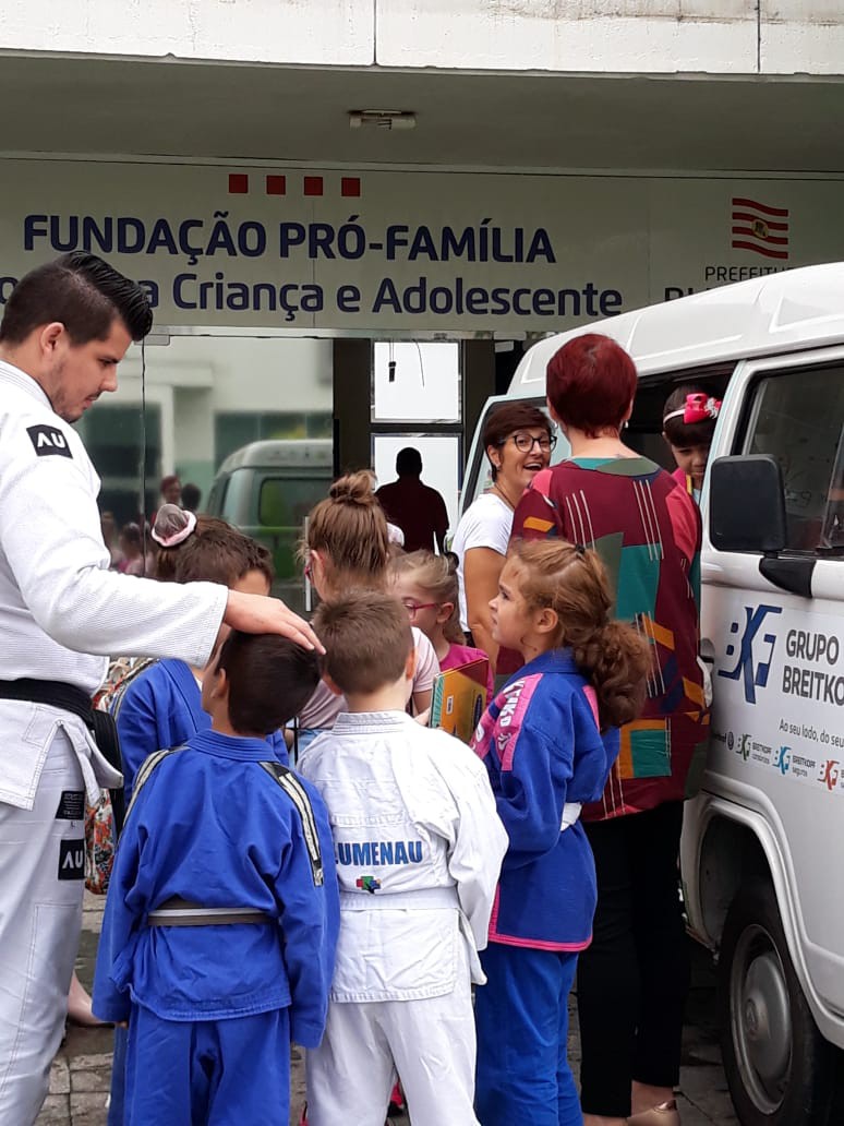 Biblioteca Ambulante chega à Pró-Família