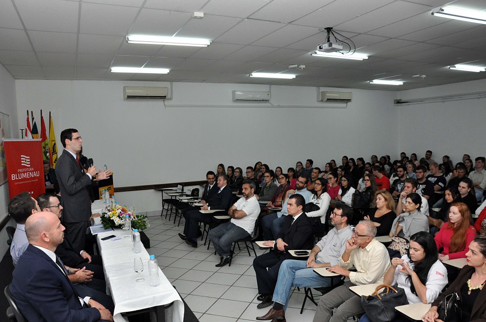 Palestra do Osblu abre 5ª Semana Municipal da Transparência