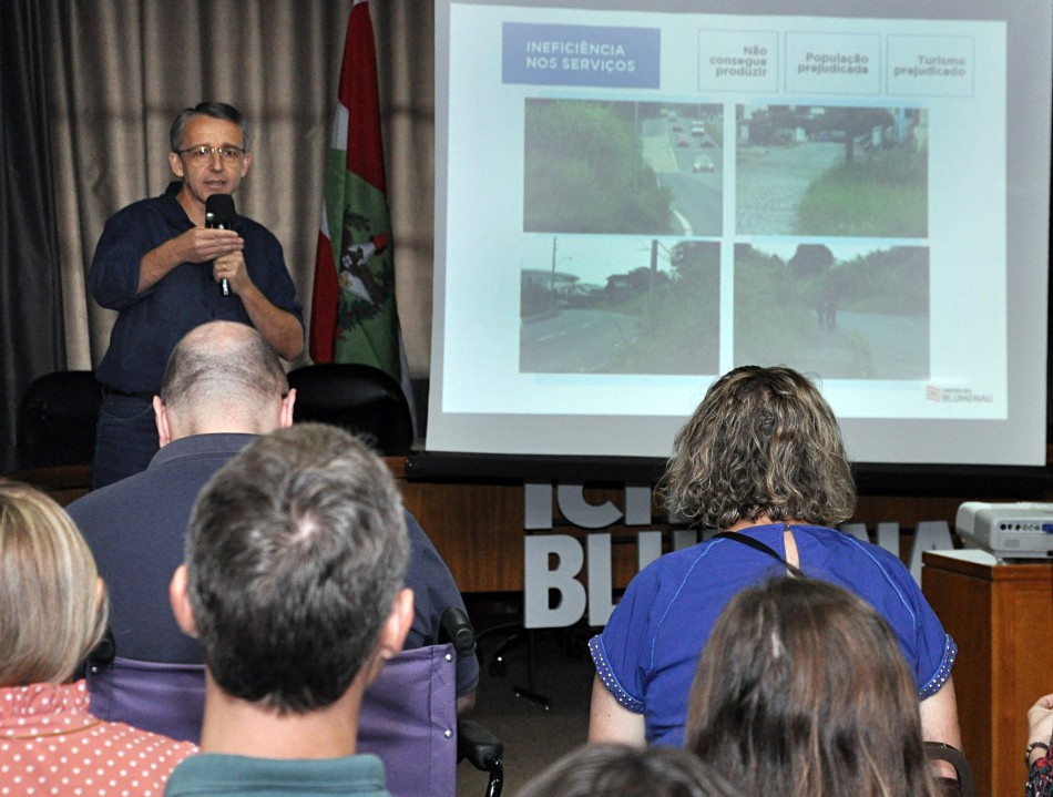 Prefeito de Blumenau anuncia primeira etapa da reforma administrativa