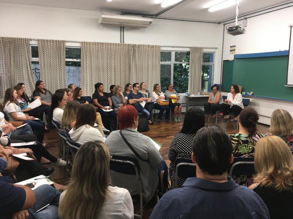 Trabalhadores da Assistência Social participam de capacitação