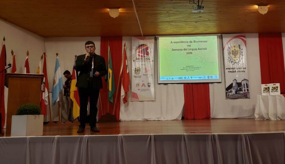 Blumenau marca presença em evento de descendência alemã