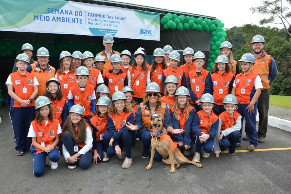 Agentes Mirins de Defesa Civil visitam a BRK Ambiental	