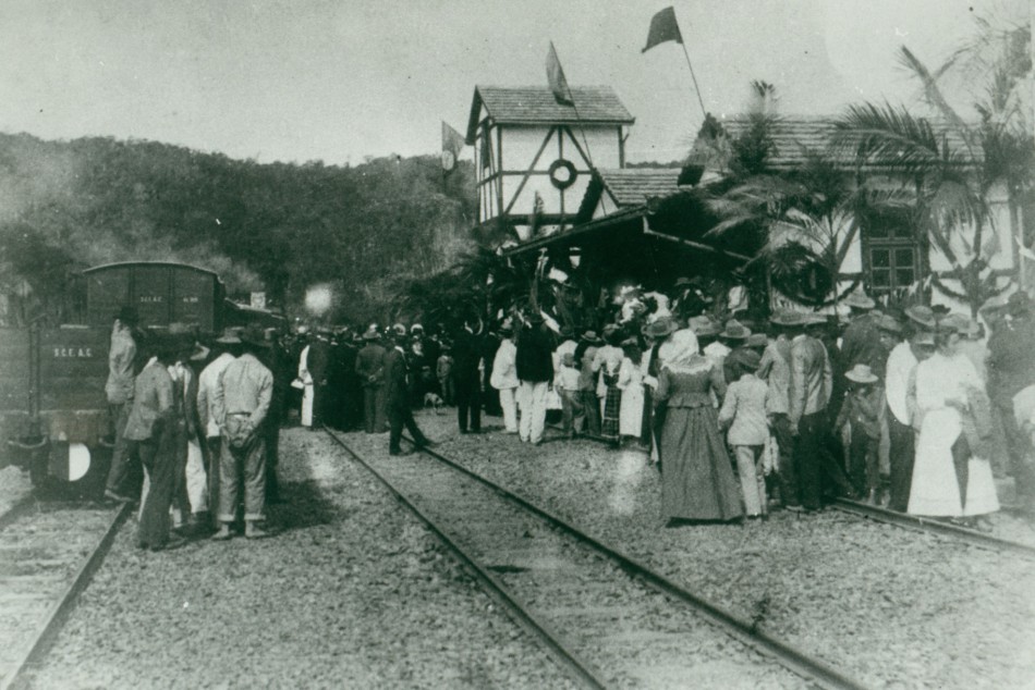 Memória Digital: 110 anos da EFSC
