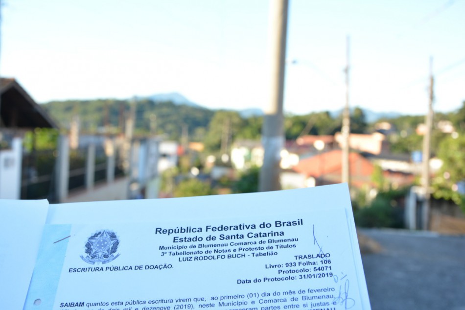 Prefeitura entrega escrituras do Loteamento Horto Florestal