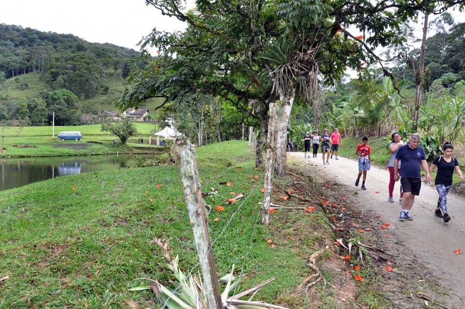 4ª Caminhada Rural do Braço do Sul movimenta Vila Itoupava