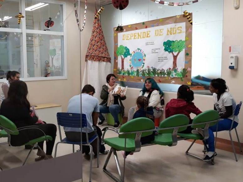 Biblioteca leva histórias aos pacientes do Santo Antônio