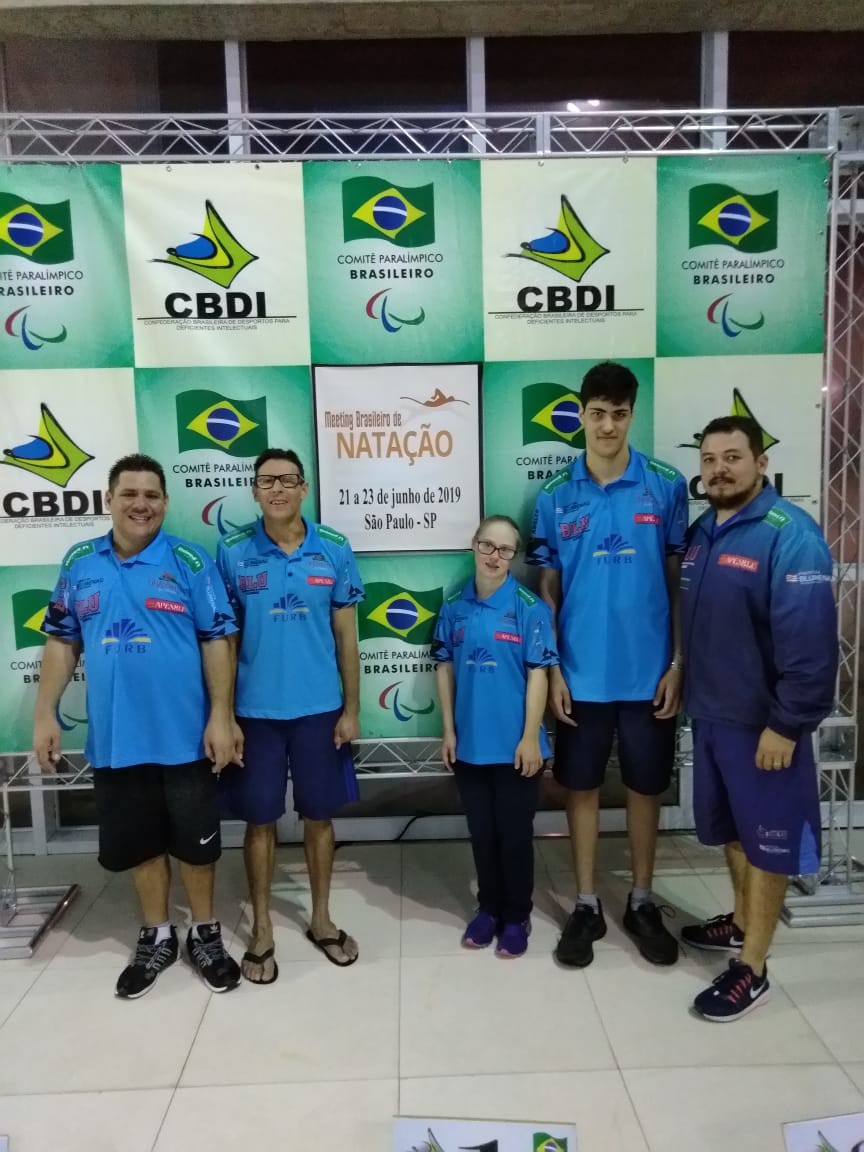 Paradesporto de Blumenau participa do Meeting Brasileiro de Natação