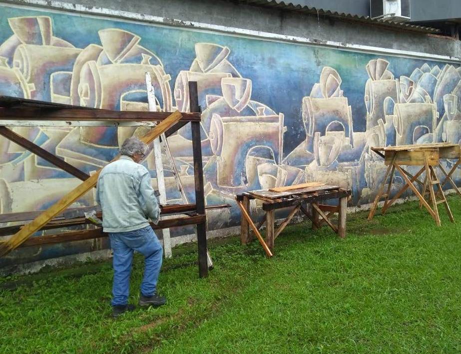 Restauração do Painel das Costureiras avança na Itoupava Norte