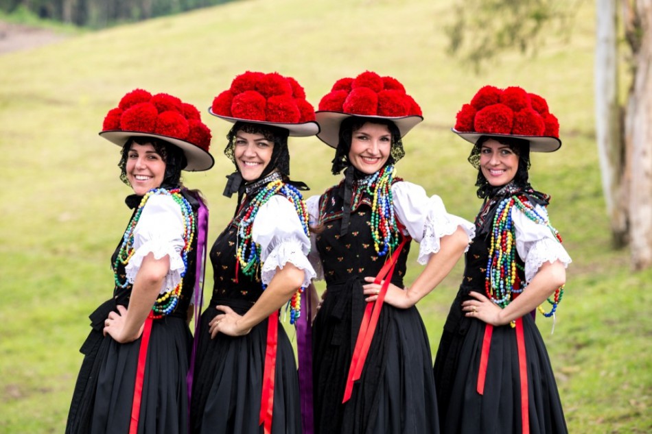 Grupo Alle Tanzen Zusammen se apresenta na Rota de Lazer
