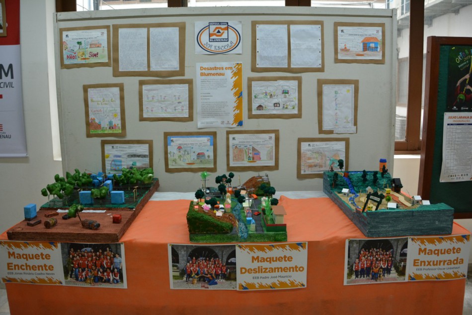 Maquetes reproduzem desastres naturais ocorridos em Blumenau