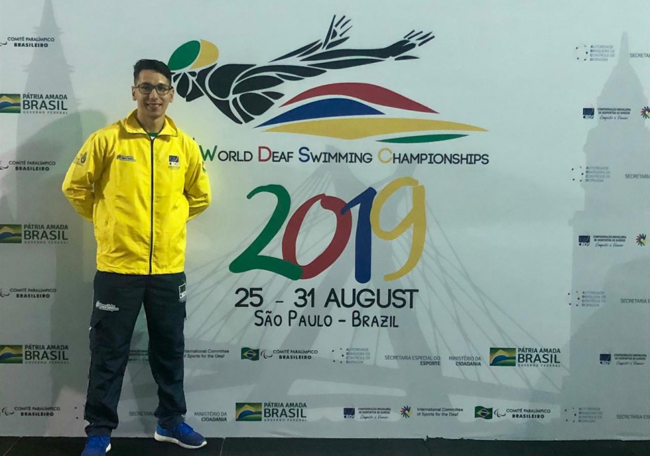 Blumenauense participa do Campeonato Mundial de Natação de Surdos