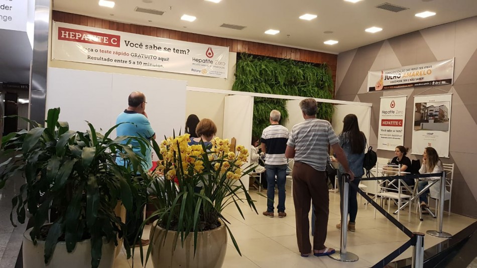 Mais de 300 pessoas realizam testes de prevenção à Hepatite