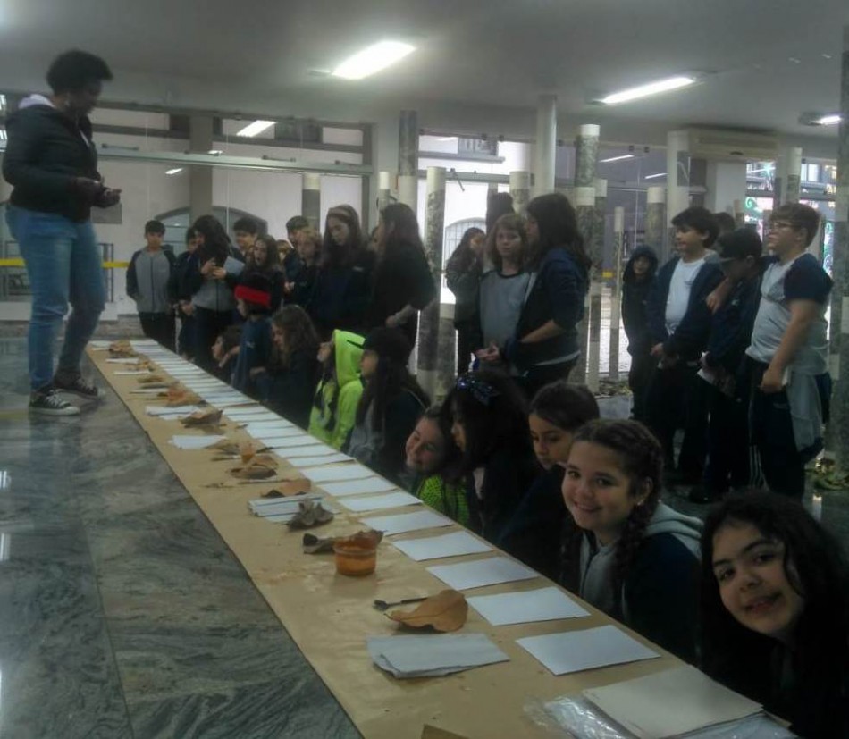 MAB orienta alunos da Capital em visita mediada